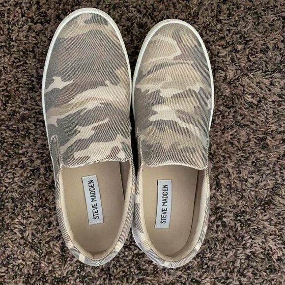 Steve Madden Shoes - Steve Madden camo slip ons size 8.5